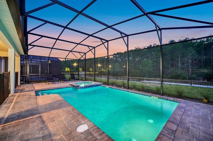 Image No.2-9 Bed Property for sale