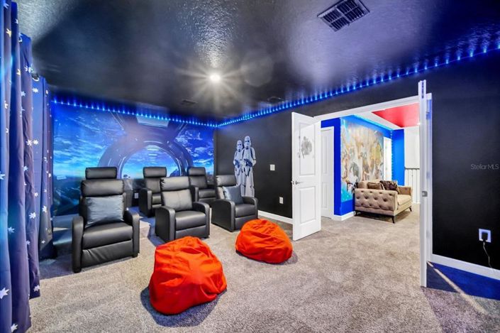 Image No.21-9 Bed Property for sale