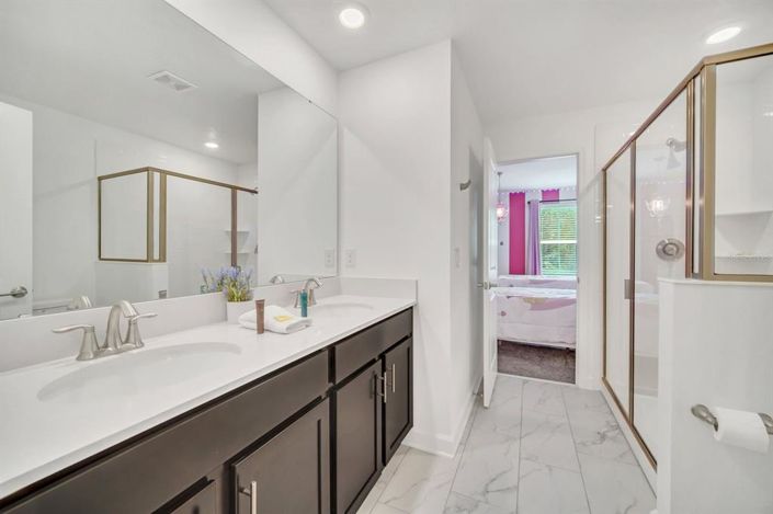 Image No.55-9 Bed Property for sale