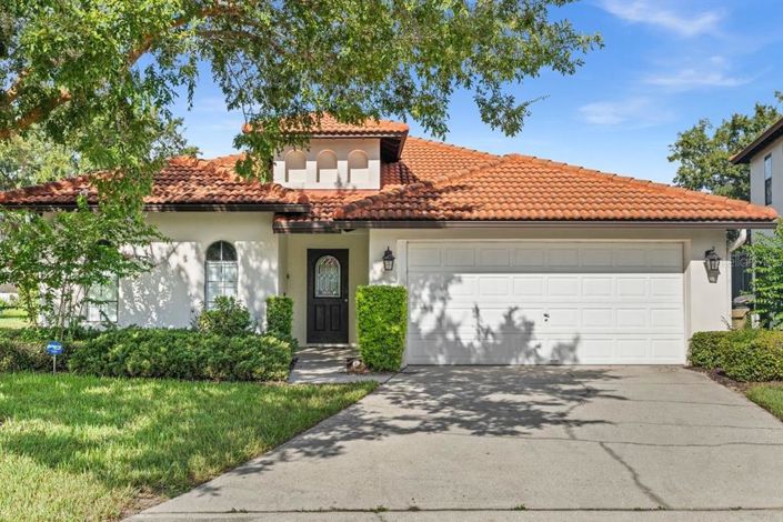 Image No.1-4 Bed Property for sale