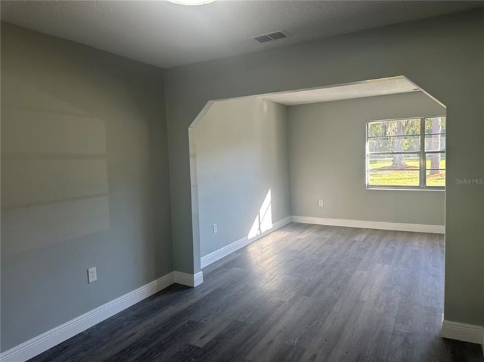 Image No.25-3 Bed Property for sale