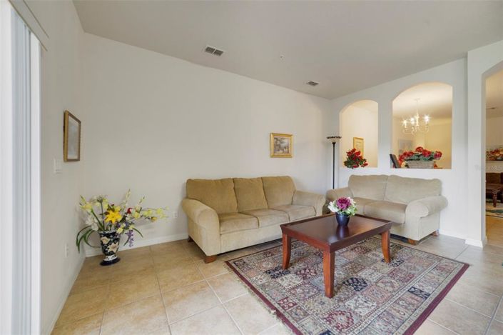 Image No.10-3 Bed Townhouse for sale