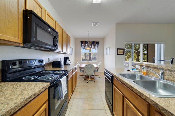 Image No.15-3 Bed Townhouse for sale