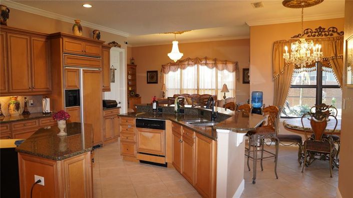 Image No.12-4 Bed Property for sale