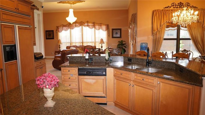 Image No.15-4 Bed Property for sale