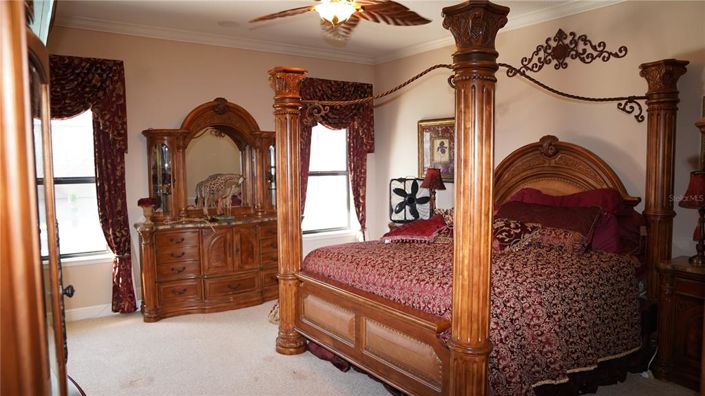 Image No.20-4 Bed Property for sale