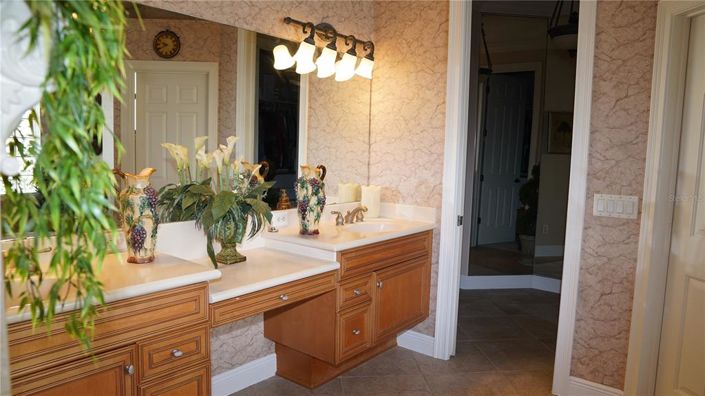 Image No.34-4 Bed Property for sale