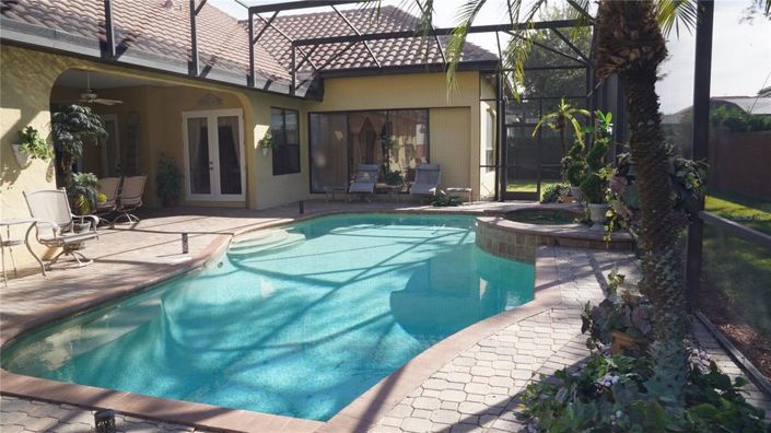 Image No.66-4 Bed Property for sale