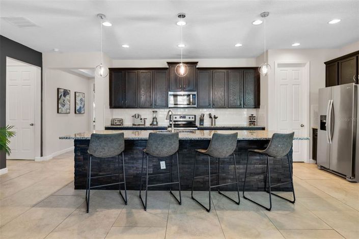 Image No.13-7 Bed Property for sale