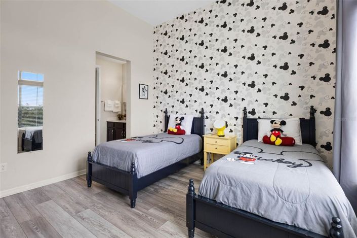 Image No.28-7 Bed Property for sale