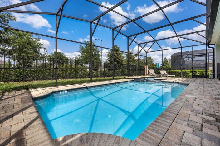 Image No.3-7 Bed Property for sale