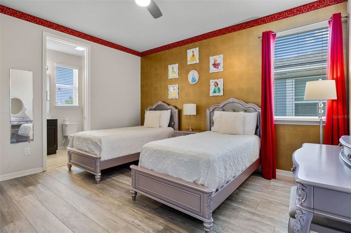 Image No.35-7 Bed Property for sale