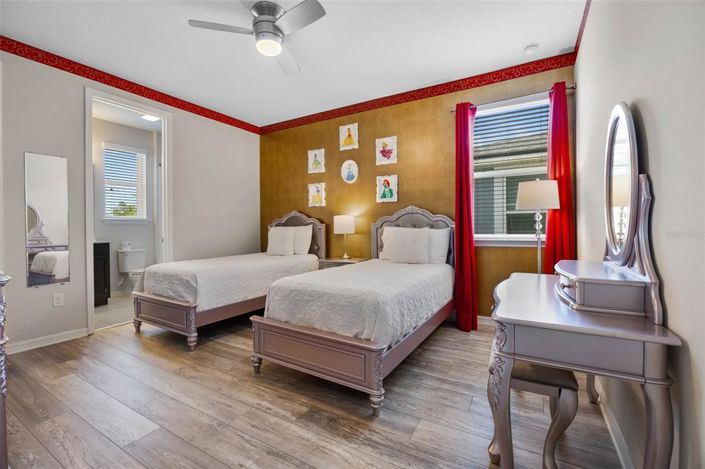 Image No.37-7 Bed Property for sale