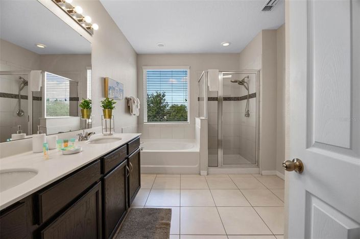 Image No.44-7 Bed Property for sale