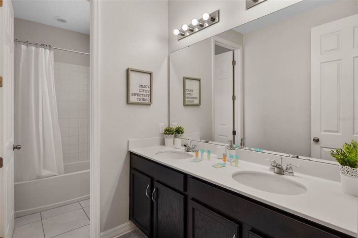 Image No.52-7 Bed Property for sale