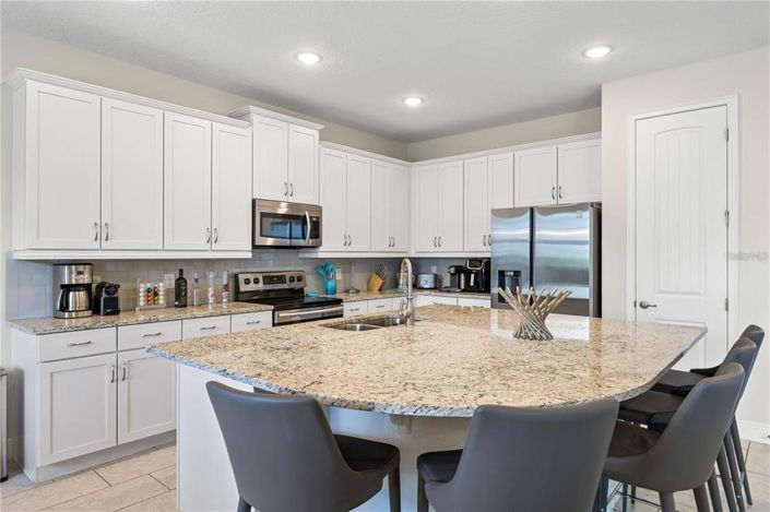 Image No.10-5 Bed Property for sale