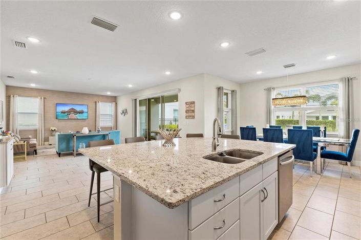 Image No.12-5 Bed Property for sale