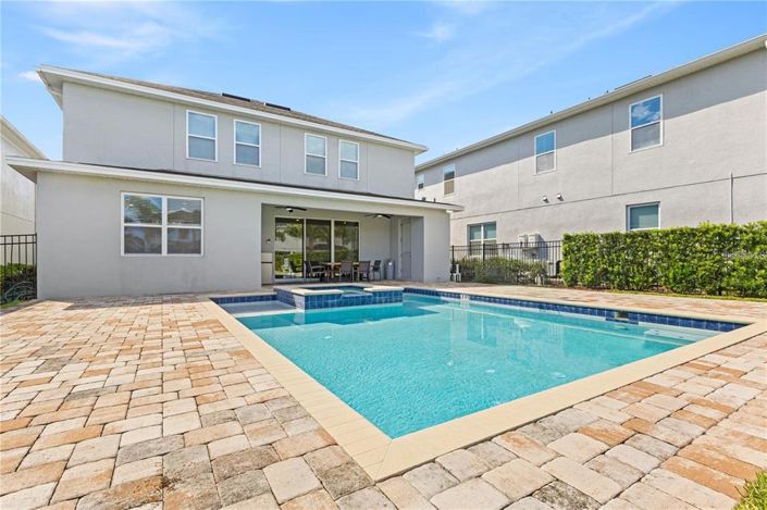 Image No.2-5 Bed Property for sale