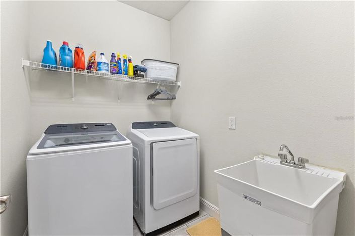 Image No.22-5 Bed Property for sale