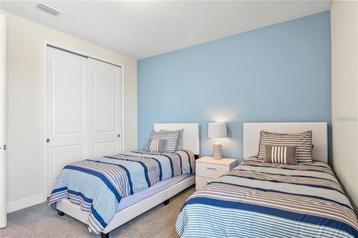 Image No.30-5 Bed Property for sale