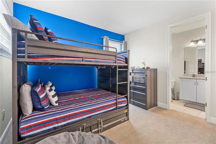 Image No.37-5 Bed Property for sale