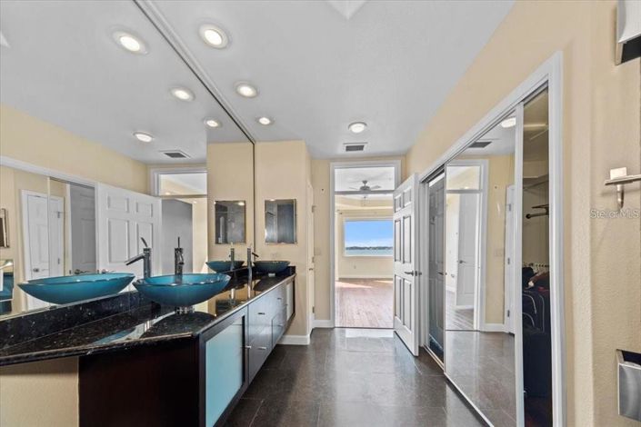 Image No.26-2 Bed Property for sale