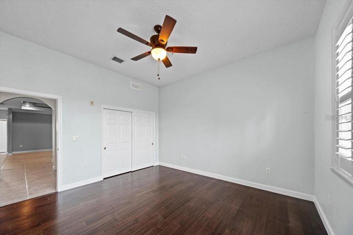 Image No.27-2 Bed Property for sale