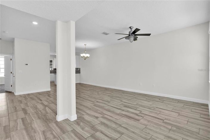 Image No.2-Propriété de 4 chambres à vendre à Davenport