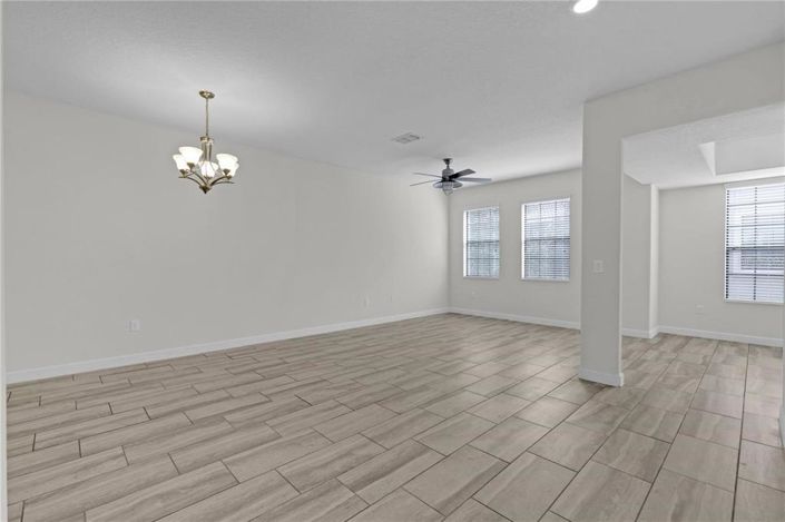 Image No.6-Propriété de 4 chambres à vendre à Davenport