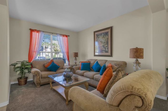 Image No.10-7 Bed Property for sale