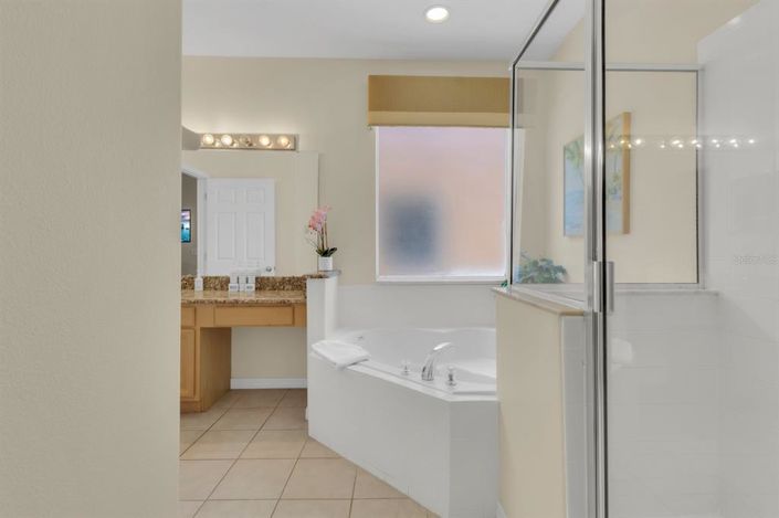 Image No.26-7 Bed Property for sale