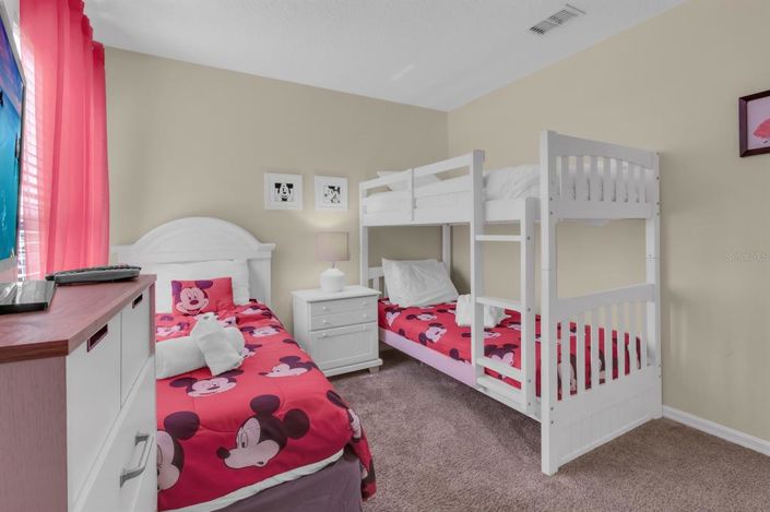 Image No.34-7 Bed Property for sale