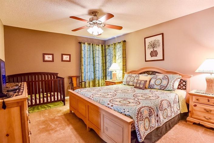 Image No.10-7 Bed Property for sale