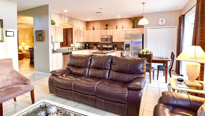 Image No.6-7 Bed Property for sale