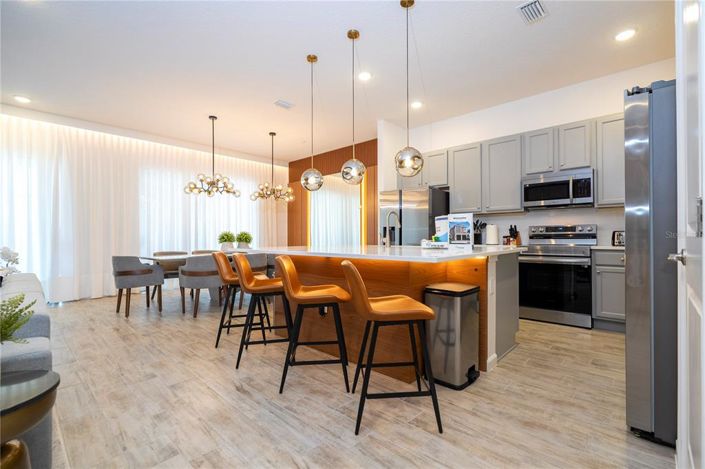 Image No.19-9 Bed Property for sale