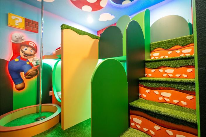 Image No.33-9 Bed Property for sale