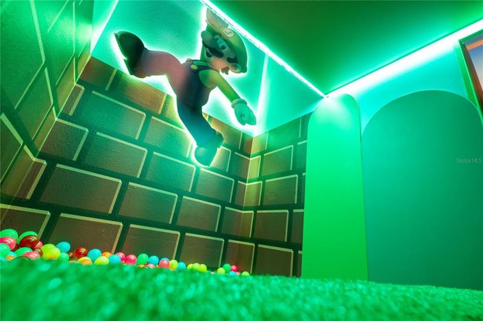 Image No.36-9 Bed Property for sale