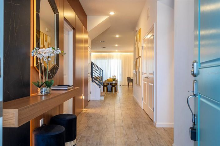 Image No.4-9 Bed Property for sale