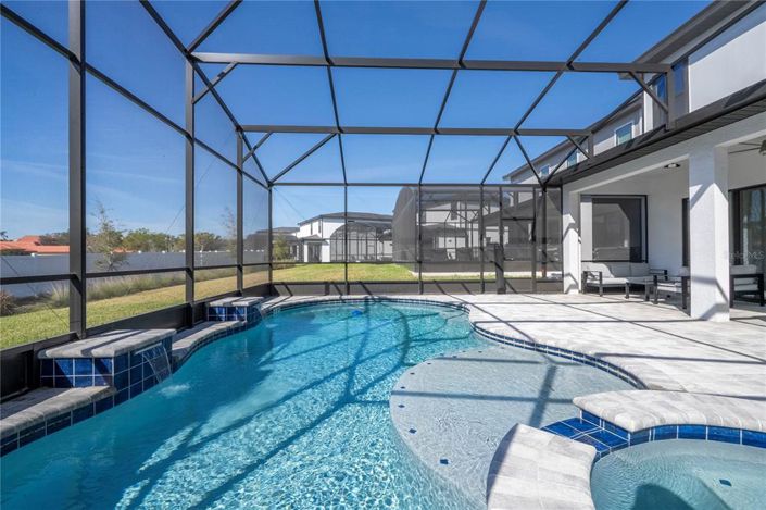 Image No.42-9 Bed Property for sale