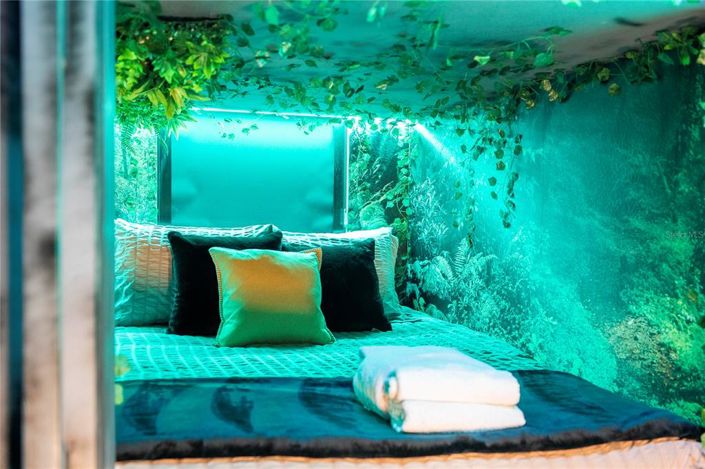 Image No.63-9 Bed Property for sale