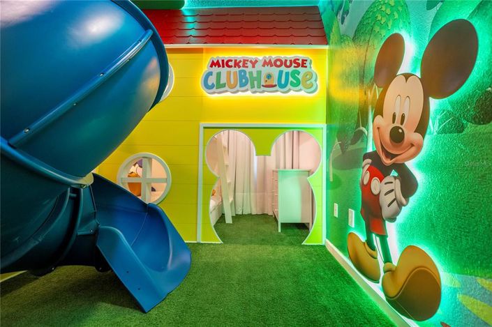 Image No.68-9 Bed Property for sale