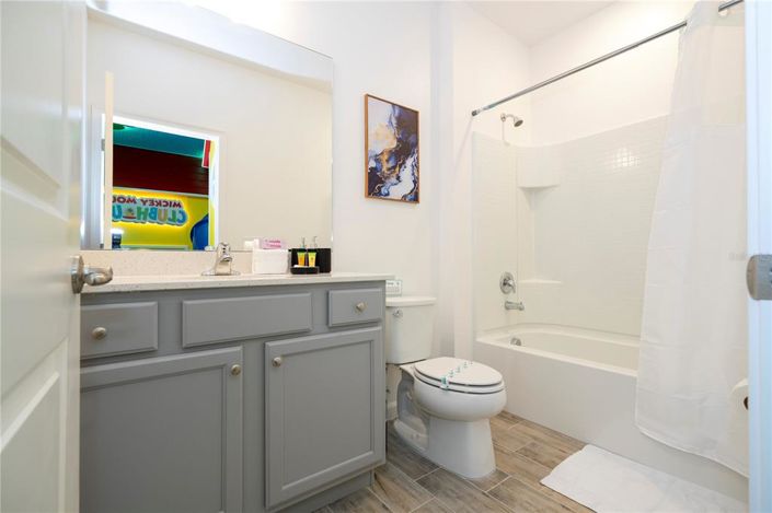 Image No.69-9 Bed Property for sale