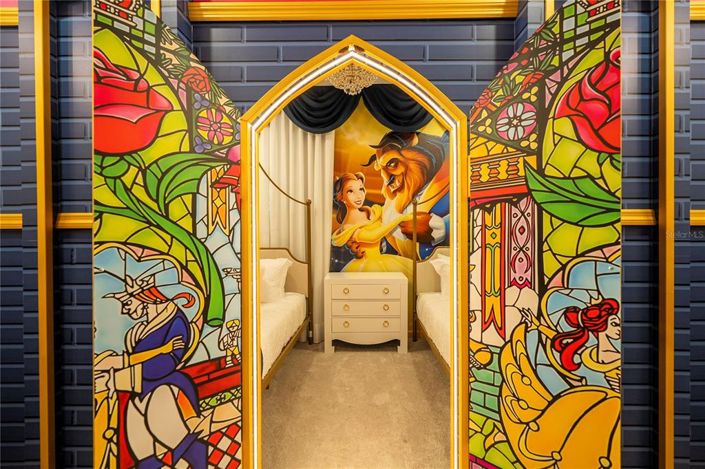 Image No.71-9 Bed Property for sale