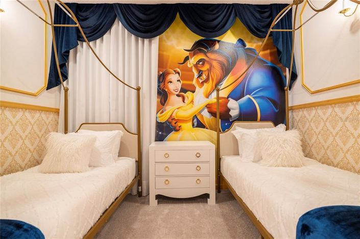 Image No.73-9 Bed Property for sale