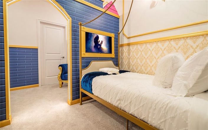 Image No.74-9 Bed Property for sale