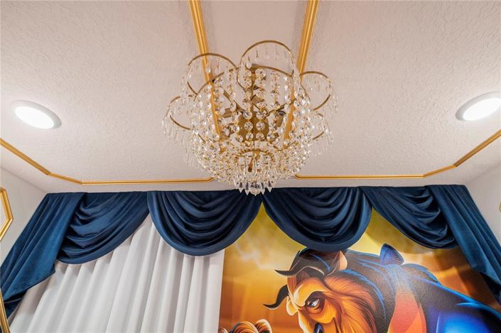 Image No.75-9 Bed Property for sale