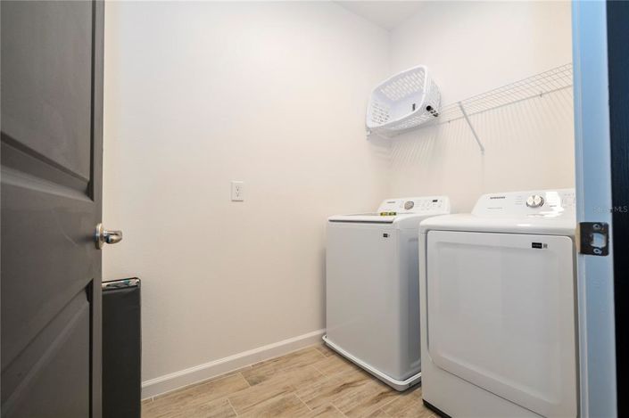 Image No.78-9 Bed Property for sale