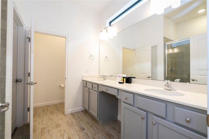 Image No.8-9 Bed Property for sale