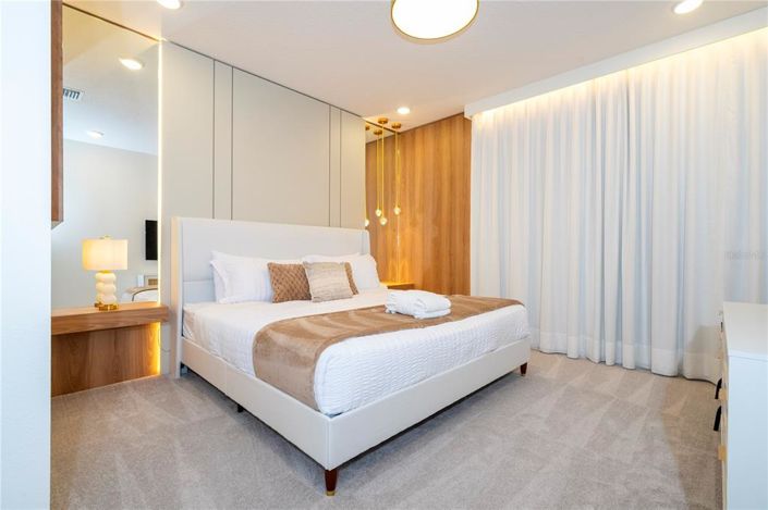 Image No.84-9 Bed Property for sale