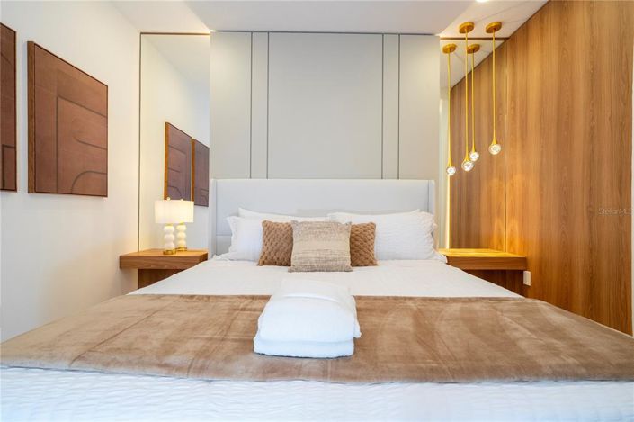 Image No.85-9 Bed Property for sale